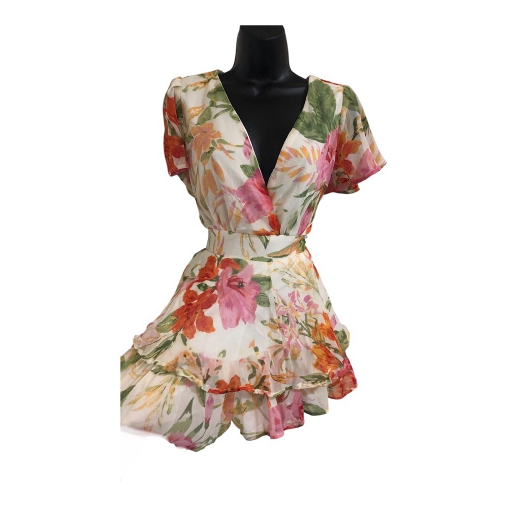 cute white pink florals v-neck chiffon layered tiered mini romper size medium